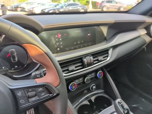 Used 2025 Alfa Romeo Stelvio Sprint AWD/4WD image 26