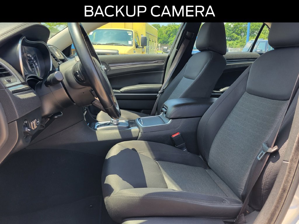 Used 2021 Chrysler 300 Touring RWD image 15