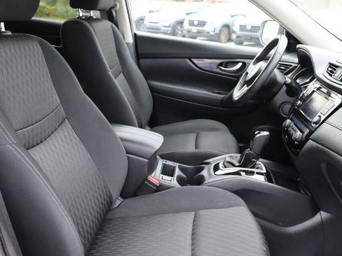 Used 2018 Nissan Rogue SV FWD image 14