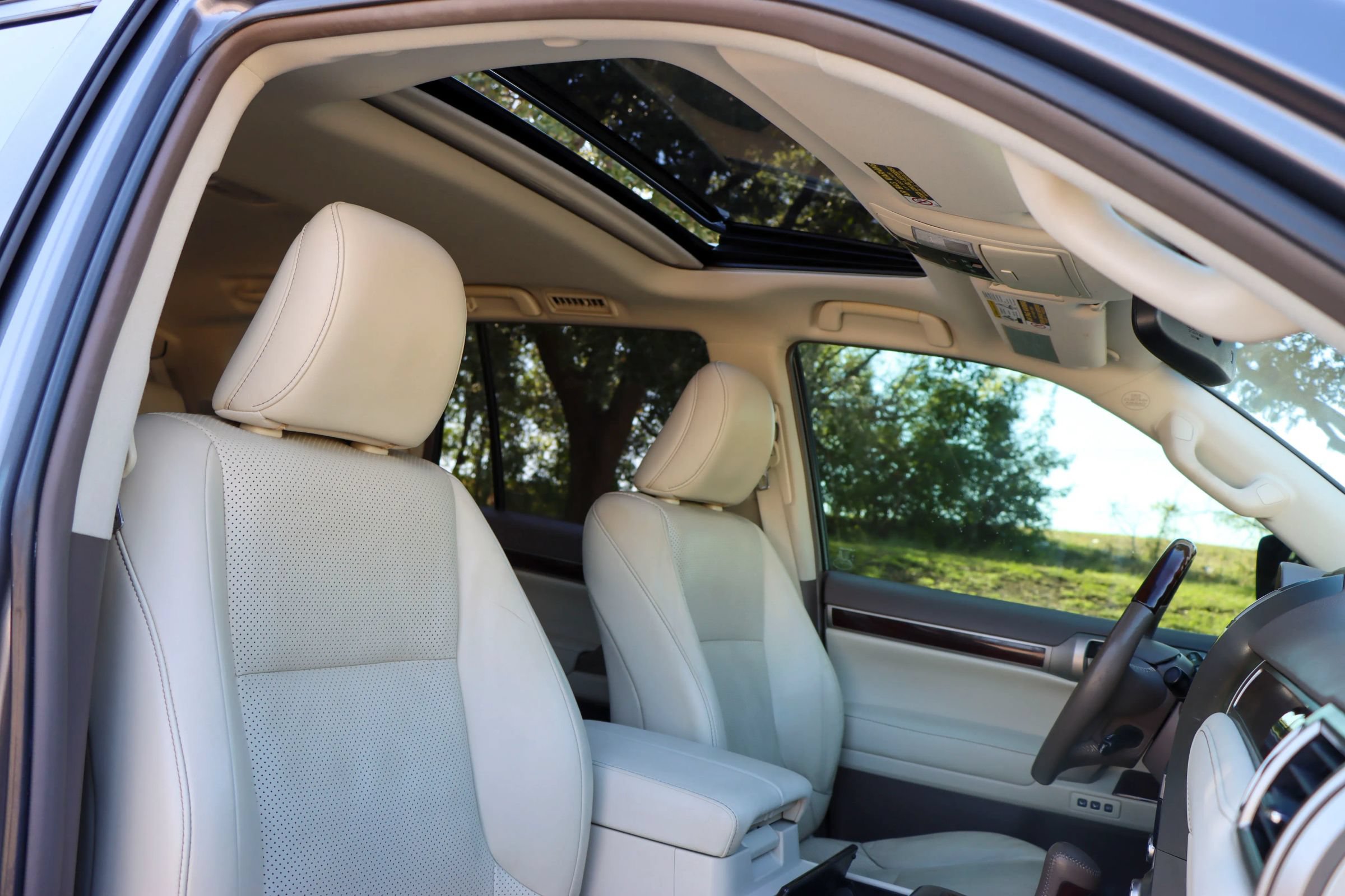 Used 2015 Lexus GX 460 Luxury AWD/4WD image 25