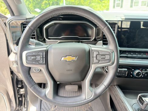 Used 2022 Chevrolet Silverado 1500 LTZ w/ Technology Package AWD/4WD image 13