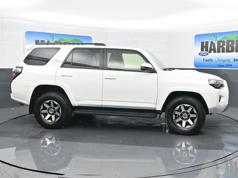 Used 2024 Toyota 4Runner TRD Off-Road image 7