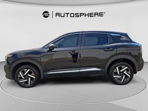 Used 2025 Nissan Kicks SV FWD image 4