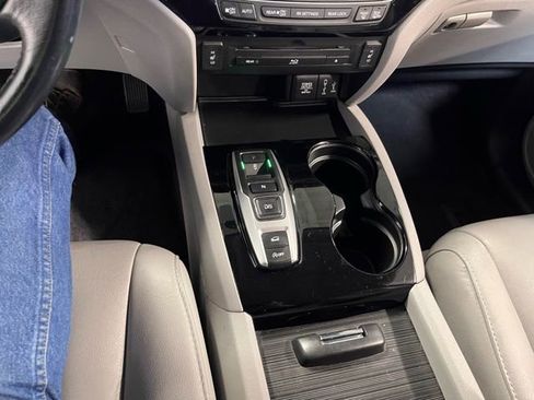 Used 2017 Honda Pilot Touring image 28
