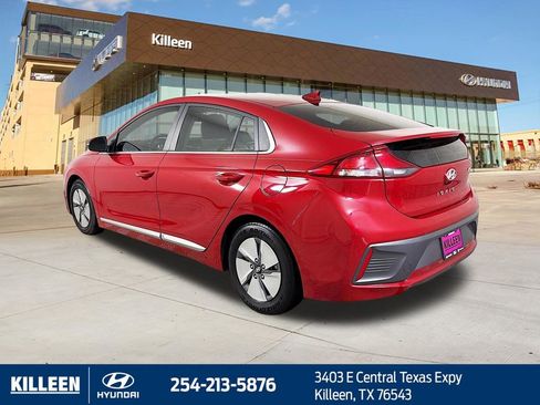 Used 2022 Hyundai Ioniq SE image 3