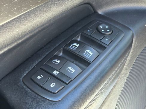Used 2015 Jeep Grand Cherokee Altitude AWD/4WD image 21