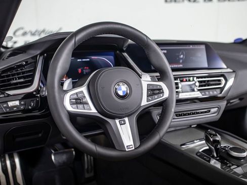 Used 2025 BMW Z4 M40i w/ Premium Package image 25