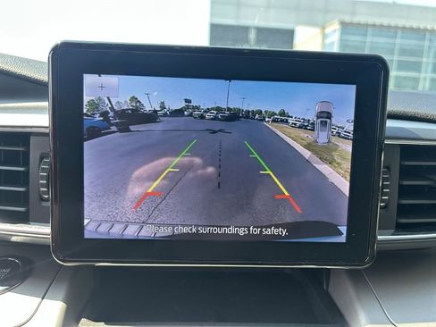Used 2023 Ford Explorer XLT w/ Equipment Group 202A AWD/4WD image 23