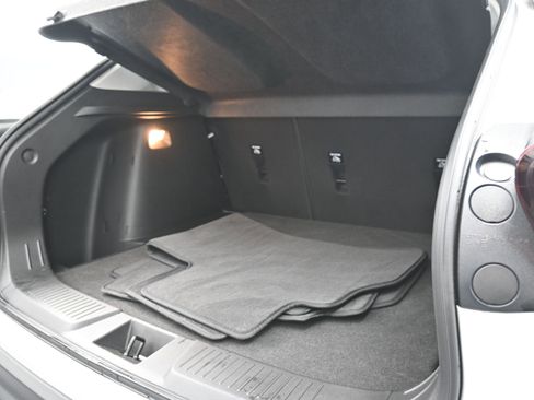 Used 2024 Chevrolet Trax LT w/ Driver Confidence Package image 22