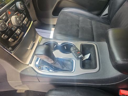 Used 2021 Jeep Grand Cherokee Laredo X AWD/4WD image 15