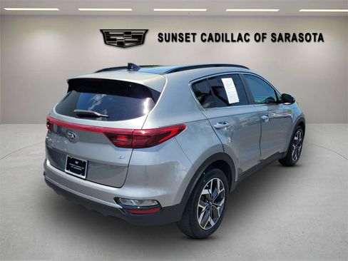 Used 2020 Kia Sportage EX w/ EX Technology Package FWD image 4