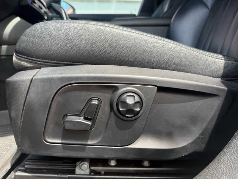 Used 2020 Maserati Levante S AWD/4WD image 18