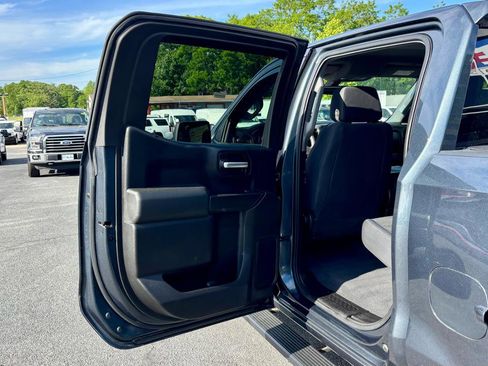 Used 2019 Chevrolet Silverado 1500 Custom w/ Custom Value Package AWD/4WD image 16
