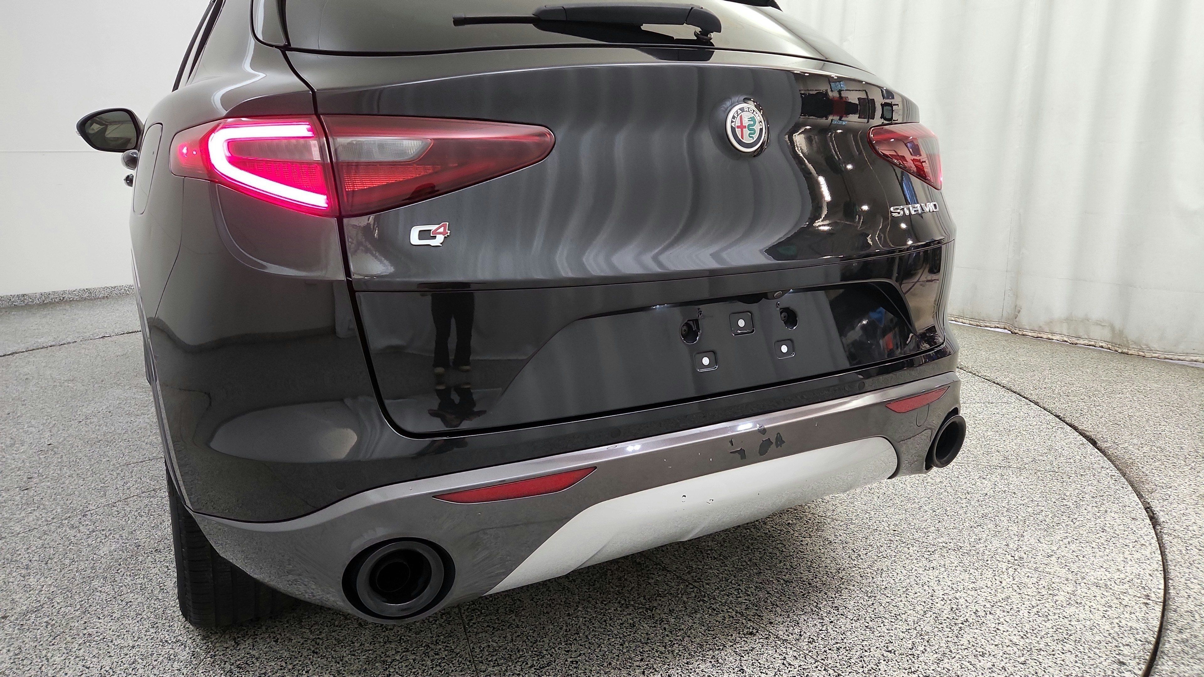 Used 2023 Alfa Romeo Stelvio Ti AWD/4WD image 29