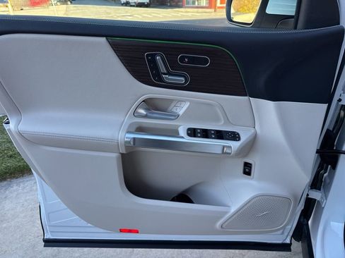New 2026 Mercedes-Benz GLB 250 4MATIC image 16