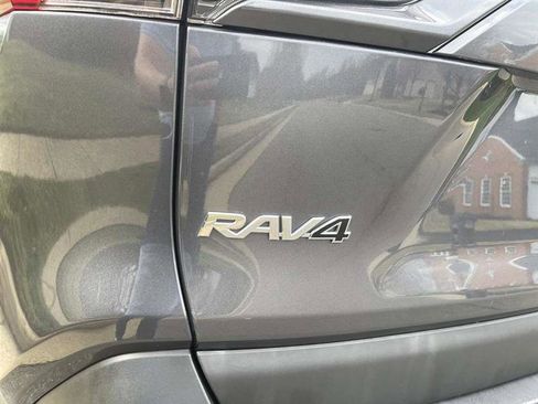 Used 2019 Toyota RAV4 XLE w/ Convenience Package image 85