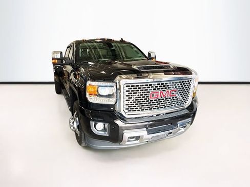 Used 2017 GMC Sierra 3500 Denali w/ Duramax Plus Package AWD/4WD image 3