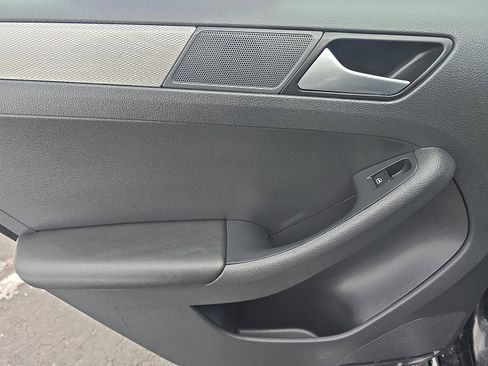 Used 2018 Volkswagen Jetta Wolfsburg Edition image 25