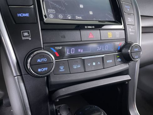 Used 2017 Toyota Camry XLE w/ Moonroof Package FWD image 17