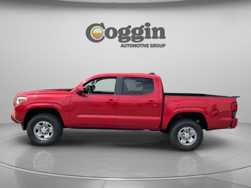 Used 2022 Toyota Tacoma SR w/ SR Convenience Package RWD image 2