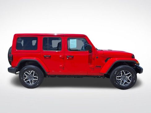 Used 2025 Jeep Wrangler Unlimited Sahara AWD/4WD image 10