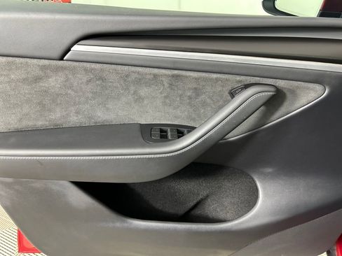 Used 2024 Tesla Model Y Long Range image 10