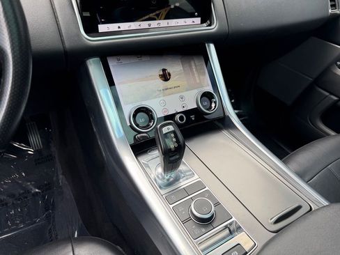 Used 2018 Land Rover Range Rover Sport SE AWD/4WD image 16