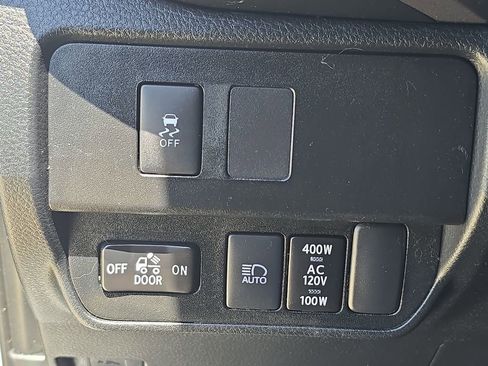 Used 2021 Toyota Tacoma TRD Sport w/ Technology Package image 28