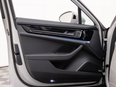 New 2026 Porsche Panamera 4 image 14