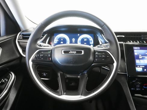 Certified 2024 Jeep Grand Cherokee Laredo image 18