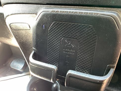 Used 2024 RAM ProMaster 2500 w/ Premium Convenience Group image 25