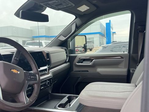 Used 2025 Chevrolet Silverado 2500 LT w/ All Star Edition image 5