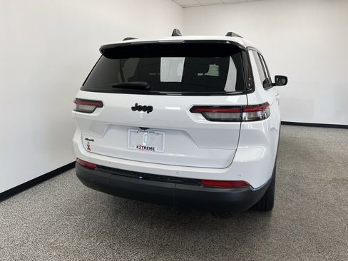 Used 2024 Jeep Grand Cherokee L Altitude image 7