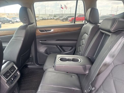 Used 2024 Volkswagen Atlas SE FWD image 38