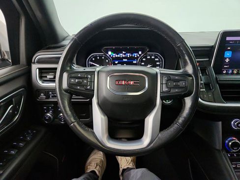 Used 2021 GMC Yukon XL SLT w/ SLT Premium Package image 17