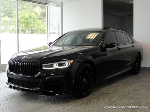 Used 2022 BMW 740i w/ M Sport Package image 42