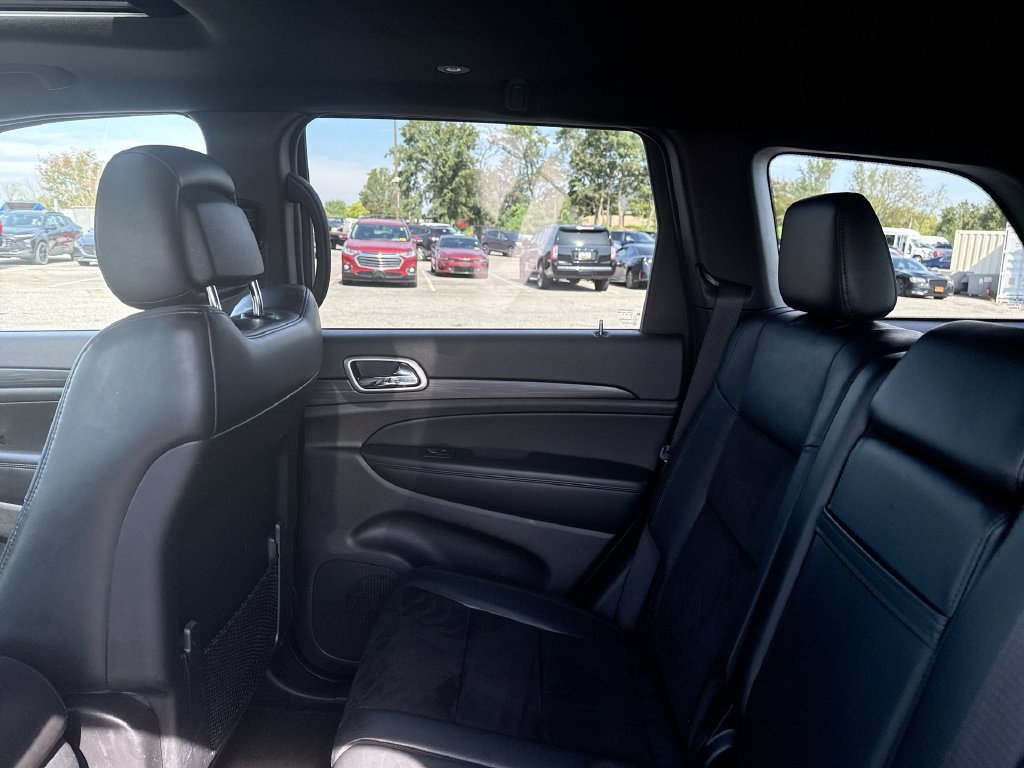 Used 2020 Jeep Grand Cherokee Altitude AWD/4WD image 4