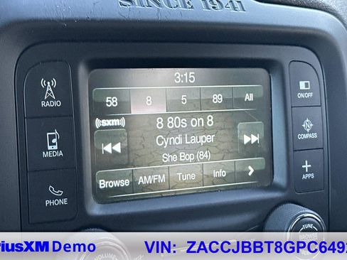 Used 2016 Jeep Renegade Latitude image 28