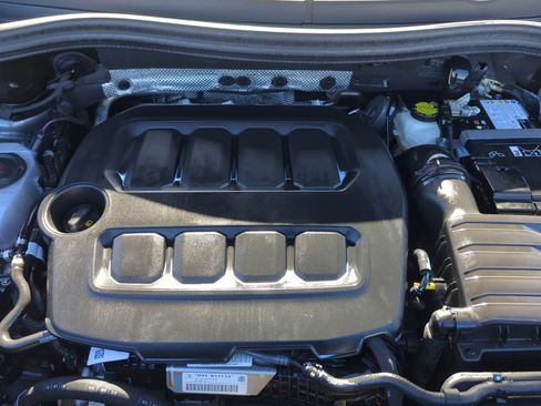 Certified 2025 Volkswagen Tiguan S image 20