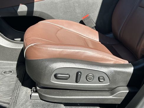 Certified 2020 Buick Enclave Avenir w/ Avenir Technology Package image 22