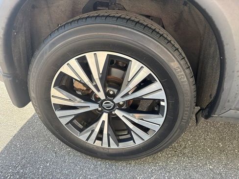 Used 2021 Nissan Rogue SV AWD/4WD image 7