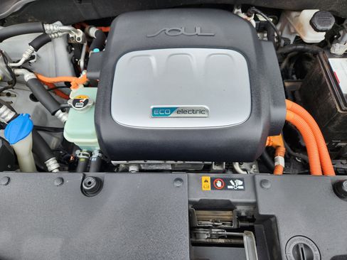 Used 2016 Kia Soul EV + w/ Paint Protection Film Package image 16