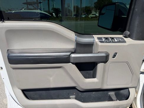 Used 2017 Ford F150 XLT w/ Equipment Group 302A Luxury image 7