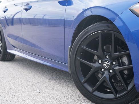 Used 2022 Honda Civic Sport image 2