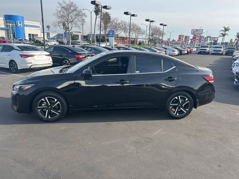 Used 2025 Nissan Sentra SV image 4