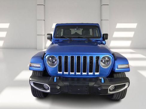 Used 2022 Jeep Wrangler Unlimited Sahara image 3