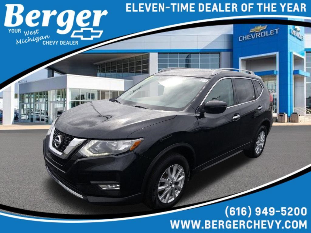 Used 2017 Nissan Rogue SV AWD/4WD image 1