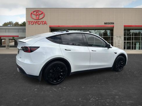 Used 2021 Tesla Model Y Long Range AWD/4WD image 8