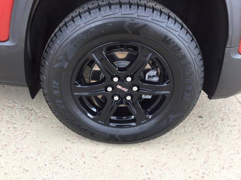 Used 2021 GMC Acadia AT4 w/ Technology Package image 6