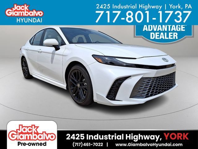 Used 2025 Toyota Camry SE FWD image 1